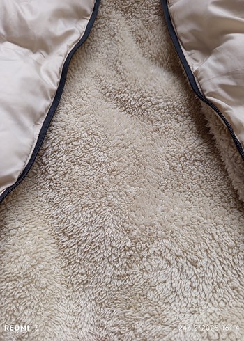 Kız Çocuk Beyaz Kapüşonlu Şişme Mont - Görsel 6