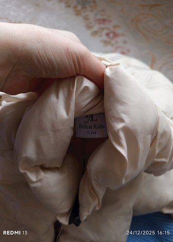 Kız Çocuk Beyaz Kapüşonlu Şişme Mont - Görsel 9