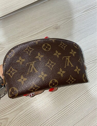  Beden kahverengi Renk Louis Vuitton makyaj çantası