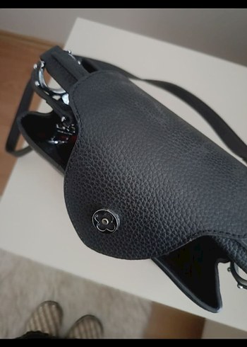 Siyah Deri Tokalı Kadın Çanta - Görsel 5