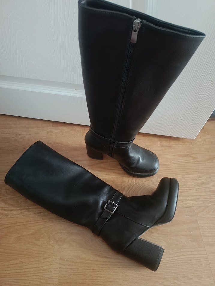 Kemer Detaylı Siyah Deri Biker Dizüstü Bot - Görsel 2