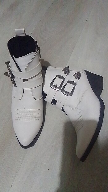 Beyaz bot