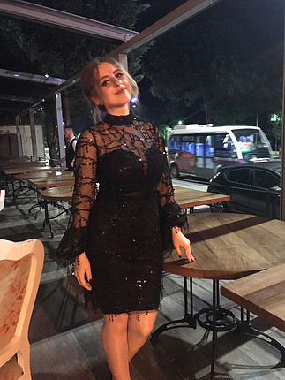 Işıltılı elbise 