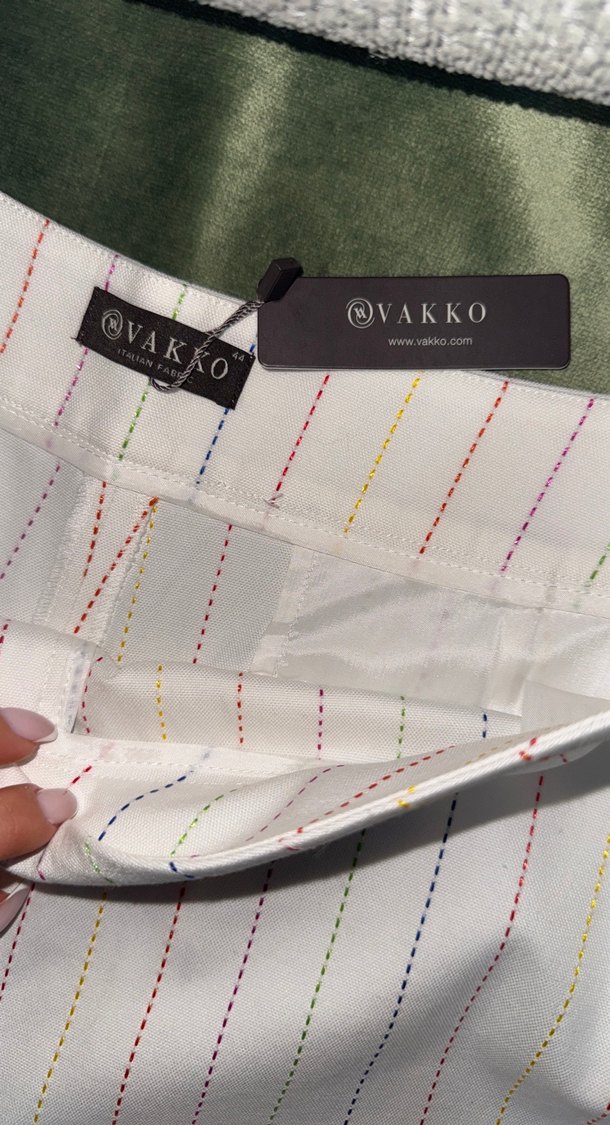 Beyaz Pilili Hamile Mini Şort - Görsel 3