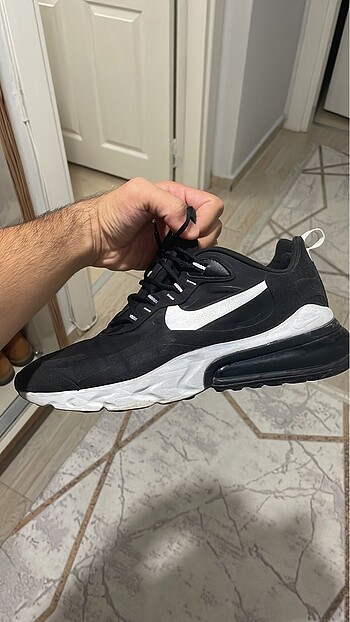 nike air 270 react 43 numara