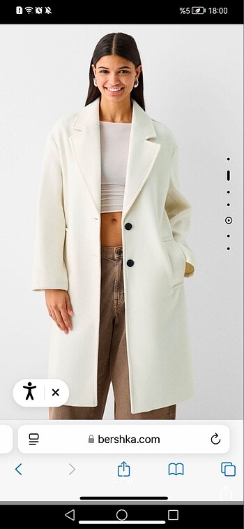 Bershka beyaz kaban