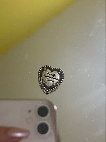 Pandora kalp charm