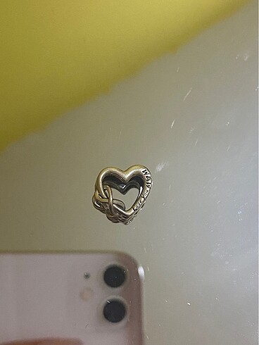 Pandora kalp charm