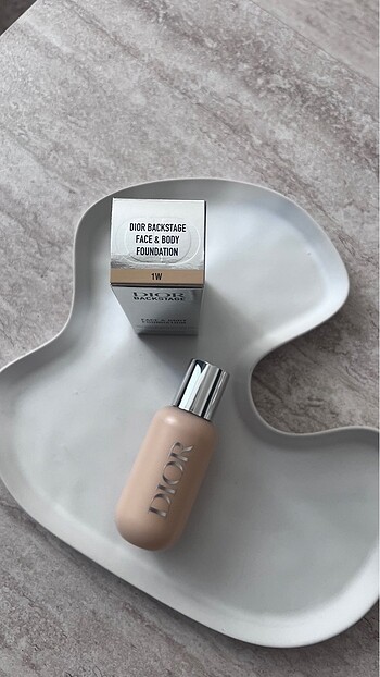 Beden Renk Dior face & body fondöten