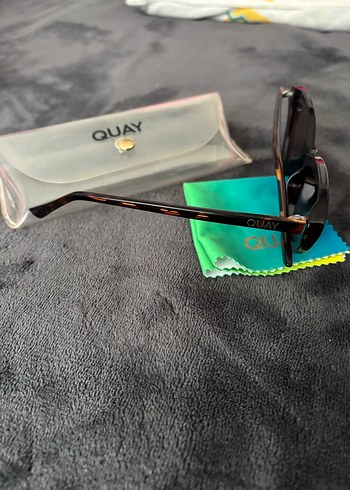 Kadın Gri Parlak Quay Kedi Gözü Güneş Gözlüğü - Görsel 3