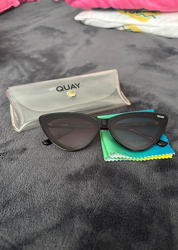 Kadın Gri Parlak Quay Kedi Gözü Güneş Gözlüğü - Görsel 2