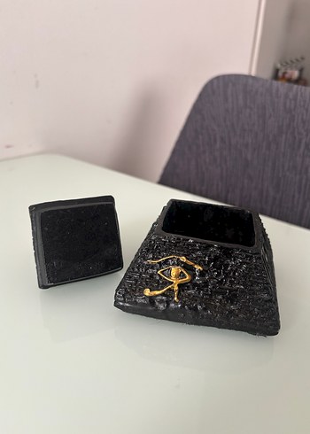 Altın Detaylı Siyah Piramit Biblo - Görsel 2