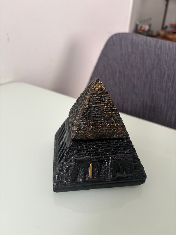 Altın Detaylı Siyah Piramit Biblo - Görsel 4