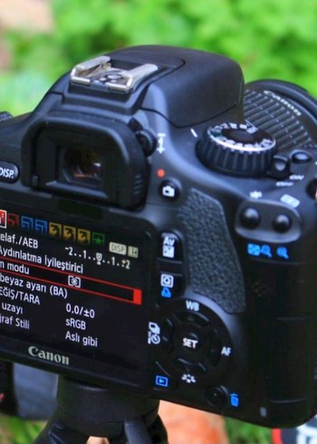 Canon 550 D Fotoğraf Makinesi Kamera - Görsel 3