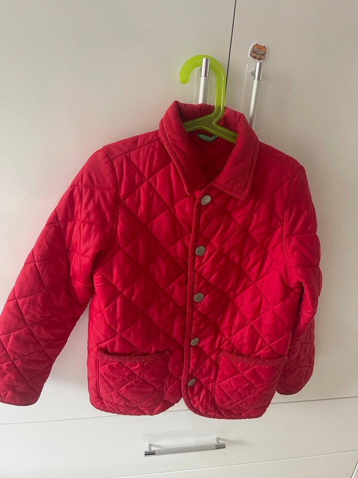 Kırmızı Düğmeli Çocuk Mont - Görsel 2