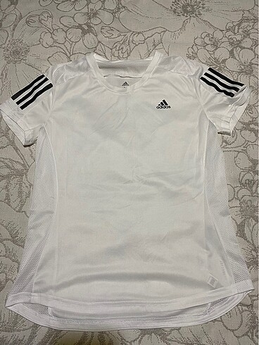 Adidas beyaz tişört