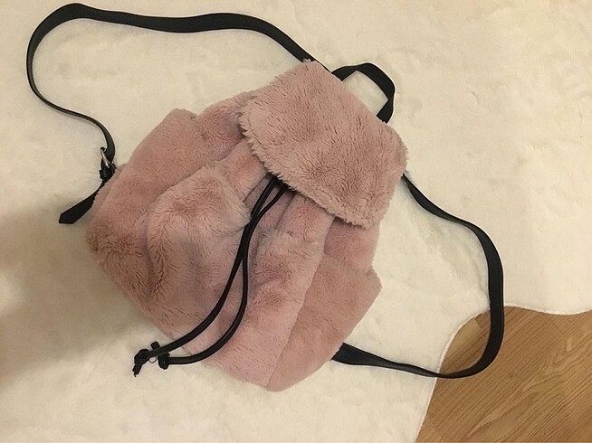 Stradivarius peluş çanta