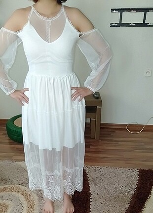 Beyaz tül elbise