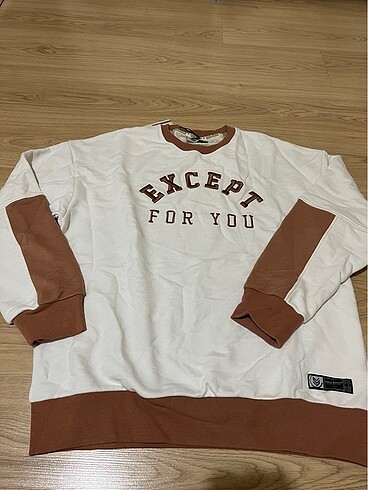 Sweatshirt