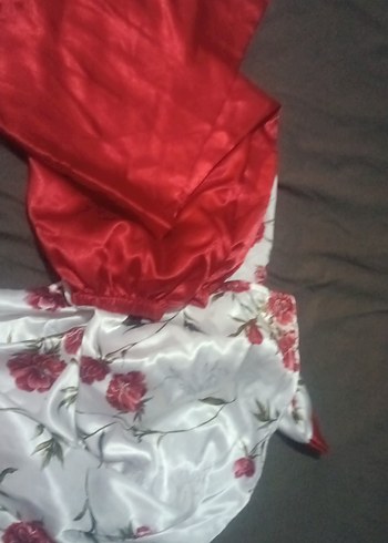 Kırmızı Parlak pijama takimi