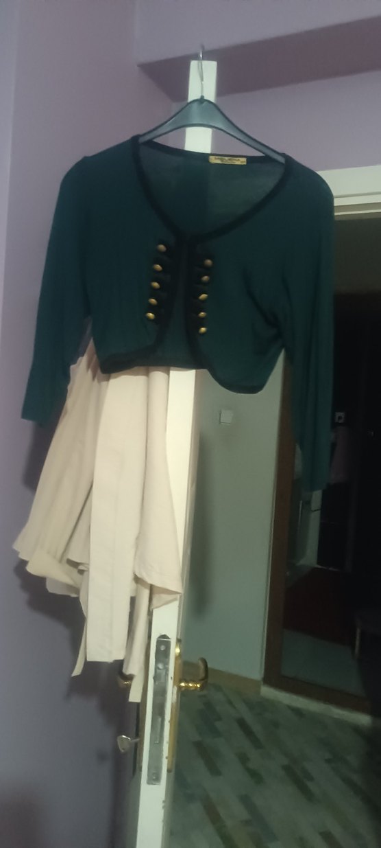 Kızlar için düğmeli beyaz bolero - Görsel 2