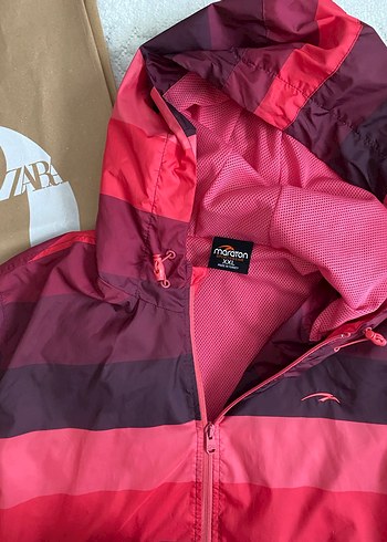 Maraton Pembe Kapüşonlu Yağmurluk - Görsel 4
