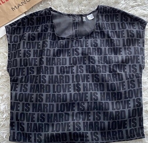 xs Beden H&M Love is Hard Bluz
