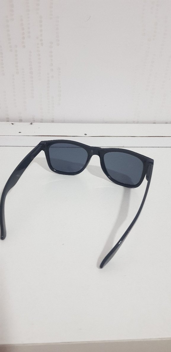 Siyah Minimalist Kadın Güneş Gözlüğü - Görsel 3