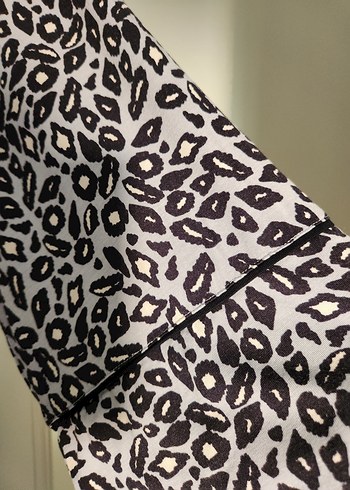 Kadın Uzun Mavi Leopar Desenli Dantelli Sabahlık Takımı - Görsel 8