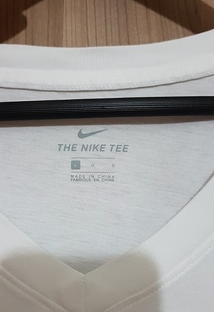 The Nike Tee Beyaz Tişört