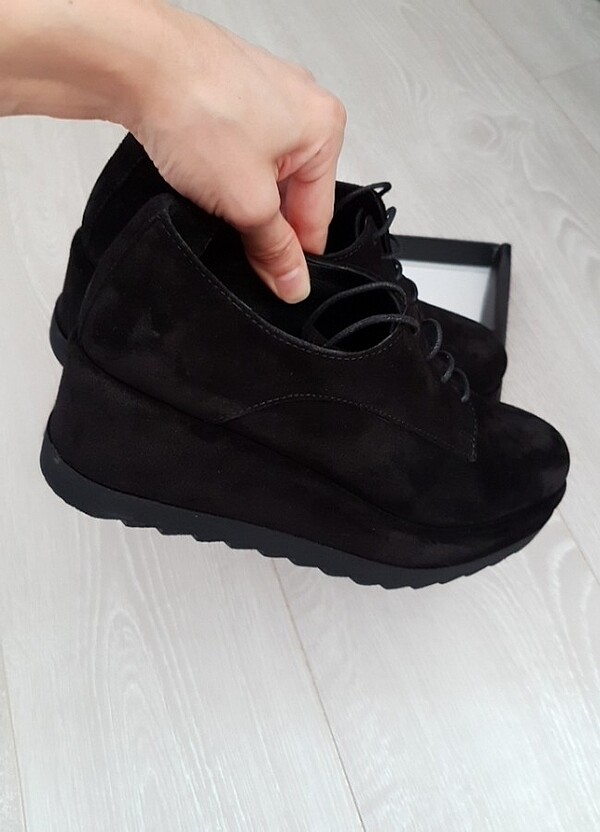 Neslihan Canpolat Deri Dolgu Topuk Düz Siyah Ayakkabı - Görsel 4