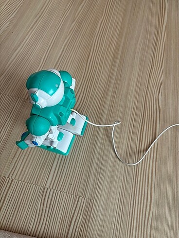  Kumandalı Robot