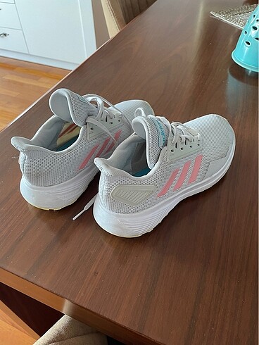 37,5 Beden Adidas Spor Ayakkabı