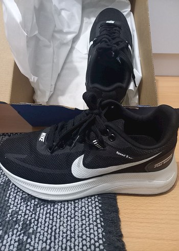 Nike Nike Siyah Spor Ayakkabı
