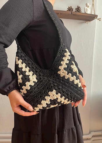 Zara Siyah Beyaz Örgü Bohem Kadın Çanta