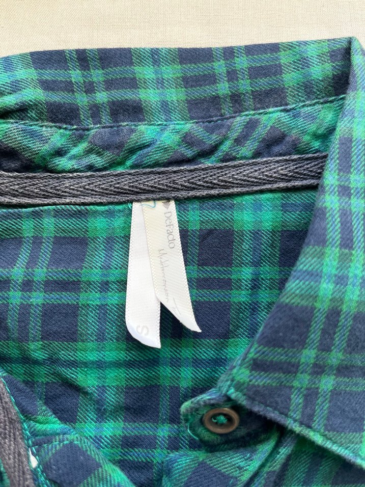 Uzun Kollu Düğmeli Yeşil Kadın Gömlek - Görsel 3