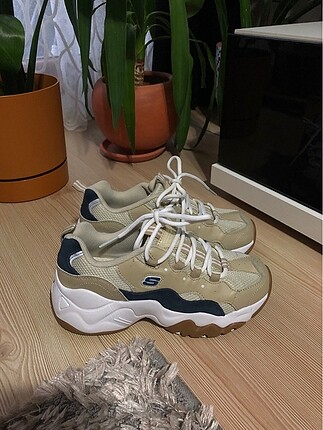 Skechers