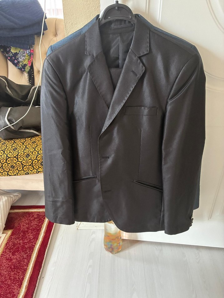 Düğmeli siyah  Takım Elbise - Görsel 2