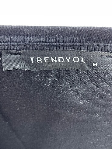 m Beden siyah Renk Trendyol & Milla T-shirt %70 İndirimli.