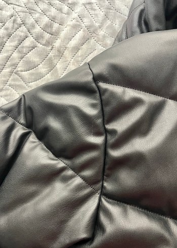 l Beden Pull&Bear Siyah Deri Kadın Kışlık Mont
