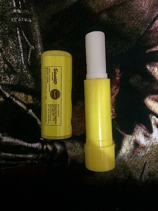  Beden beyaz Renk Hello kitty lipbalm dudak balmı