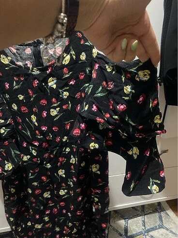 LC Waikiki Omzu açık elbise