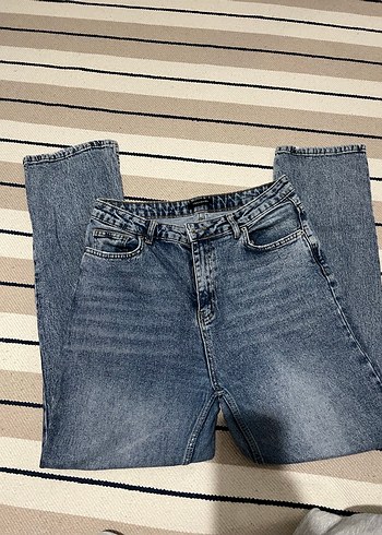 Açık Mavi Denim Kadın Paçaları Yırtmaçlı Jean - Görsel 3