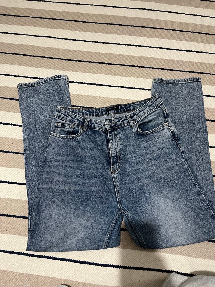 Açık Mavi Denim Kadın Paçaları Yırtmaçlı Jean - Görsel 3