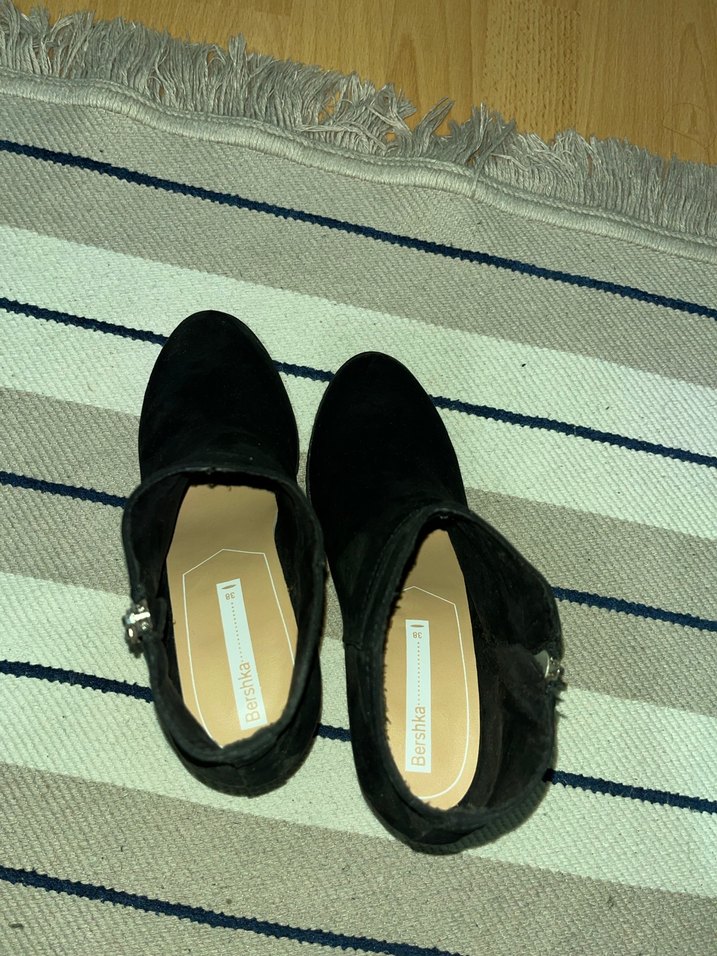 Bershka Süet Fermuarlı Kadın Topuklu Bot - Görsel 2