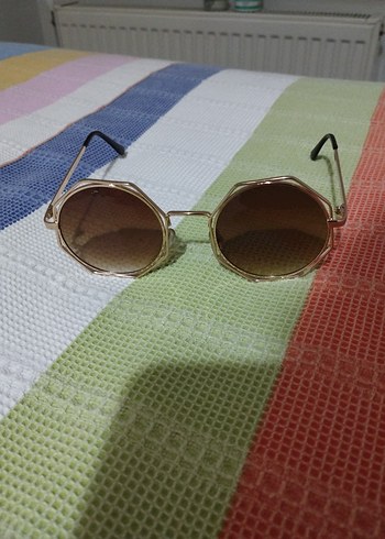  Beden Şeffaf Çerçeveli Retro Kadın Güneş Gözlüğü