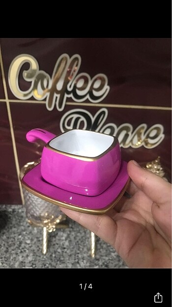 Kırmızı pembe fincan
