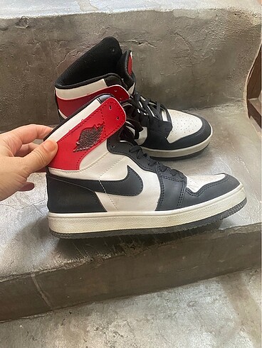 Diğer Jordan ayakkabı