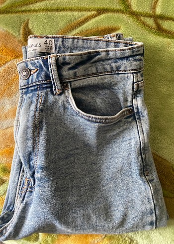 Düğmeli Mini Baskılı Kadın Kot Şort - Görsel 2