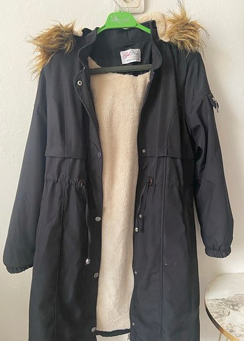 Siyah Kadın Kürklü Midi Ceket - Görsel 2